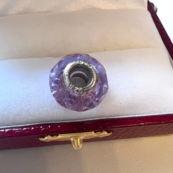 Set of Eight Assorted Bracelet Charms - some Hallmarked .925 - Picture 5 of 10